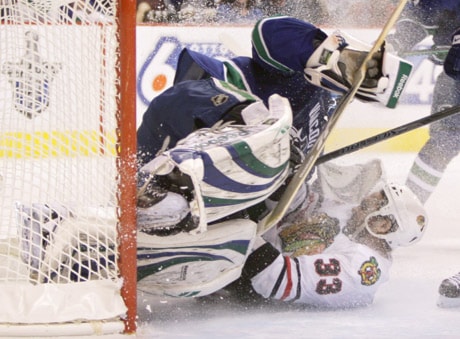 Dustin Byfuglien, Roberto Luongo