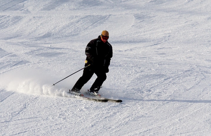 WEB-Canyon-skier