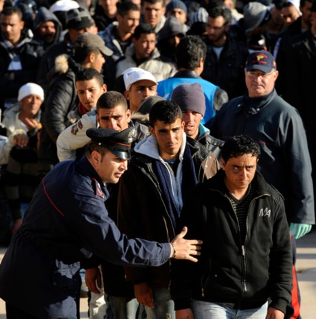 Italy Tunisia Migrants