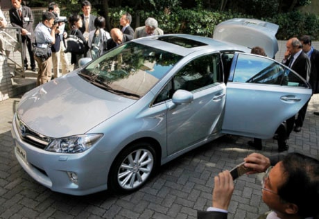 Japan Toyota New Hybrid