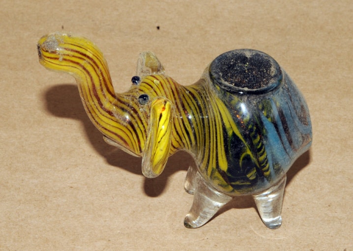pot_weed_pipe