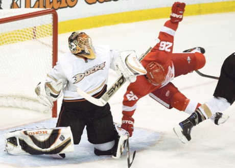 Jonas Hiller,Jiri Hudler