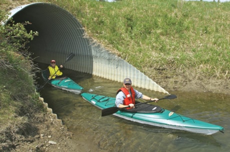 B01-kayaks