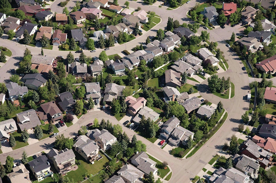 web1_170209-RDA-BUS-Canadian-housing