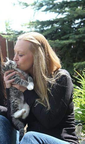 Alley cat rescue deals red deer