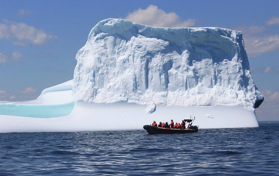 web1_170707-RDA-Canada-Massive-Iceberg-PIC