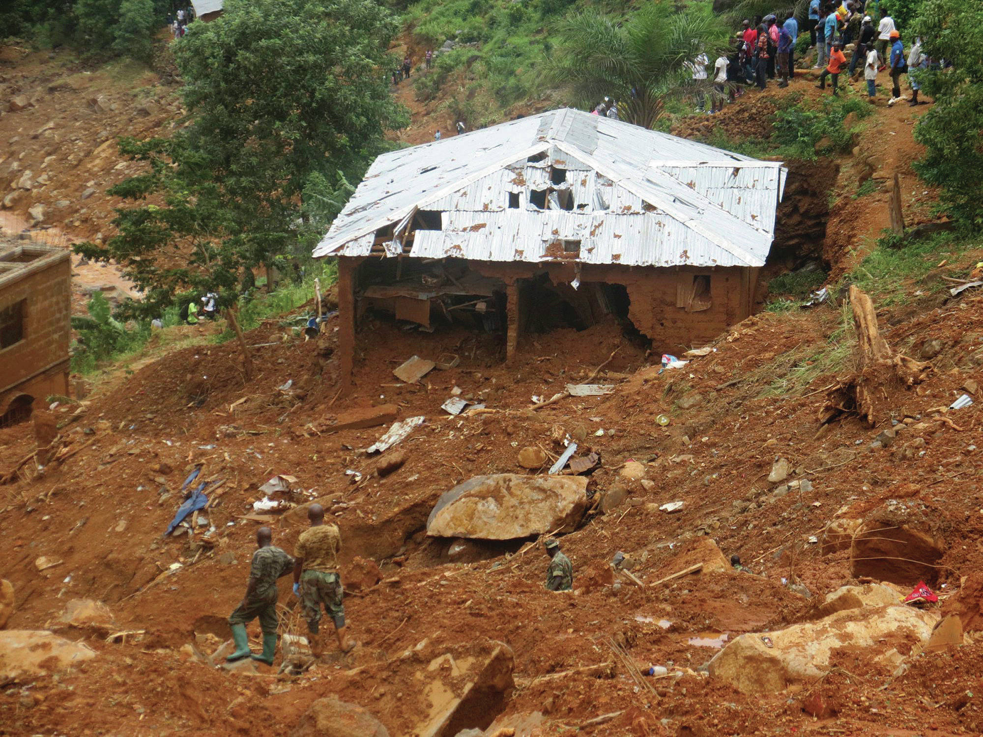 8122229_web1_17016-RDA-World-Sierra-Leone-Mudslides-PIC