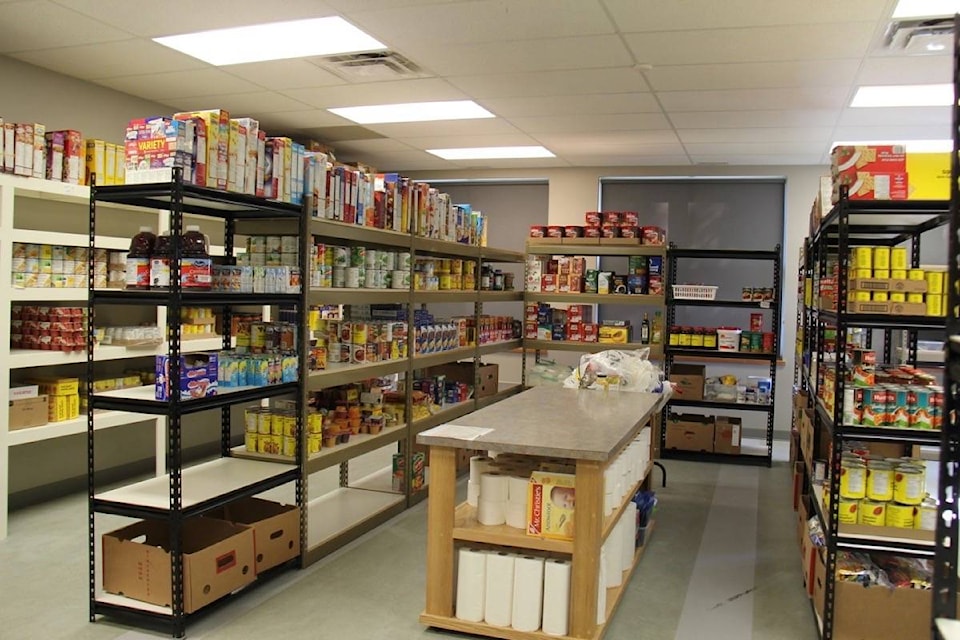 8290470_web1_170828-SLN-M-Food-Bank