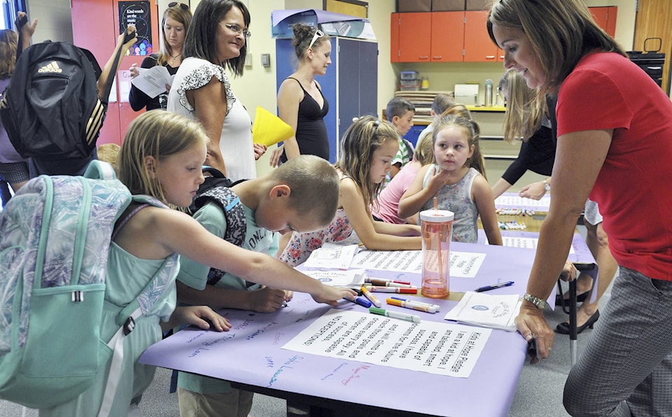 8365181_web1_HHE-Back-to-School-Night-035-Lucy-Ryan-Spelker-4th-gr