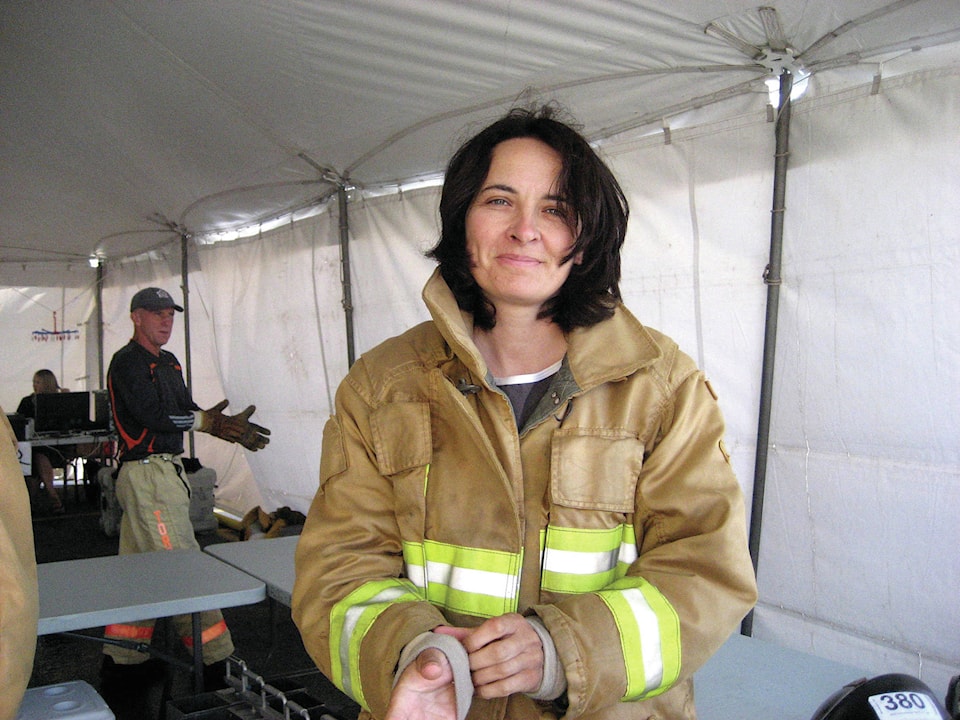 9782142_web1_171213-RDA-Canada-Female-Firefighter-Discrimination-PIC