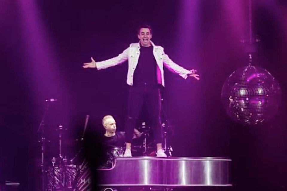 10830311_web1_180301-RDA-Amid-sexual-misconduct-allegations-Hedley-to-take-indefinite-hiatus-after-tour_1