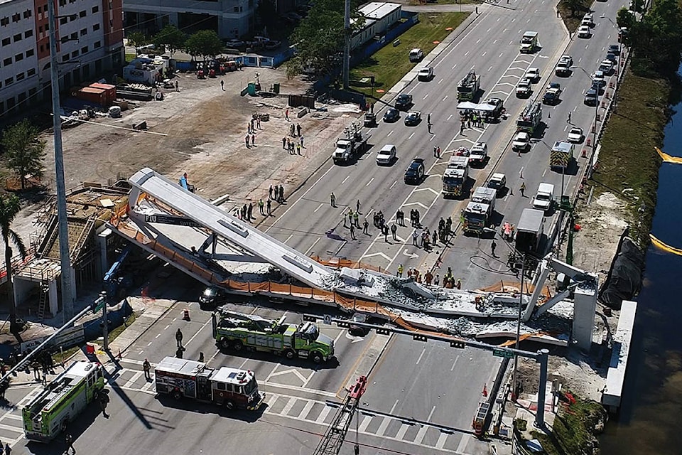 11054119_web1_180317-RDA-Florida-bridge-collapse-for-web