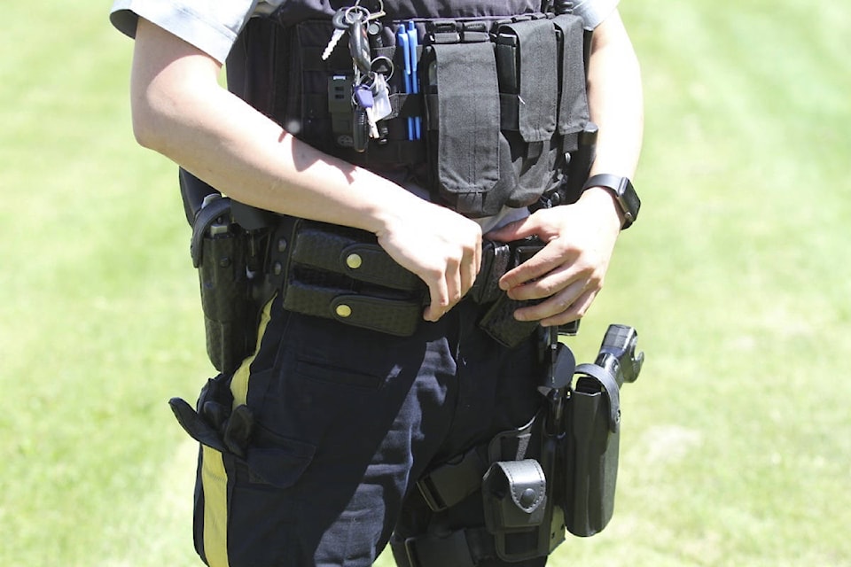 11423068_web1_170616-RDA-RCMP-File_utility-belt1494