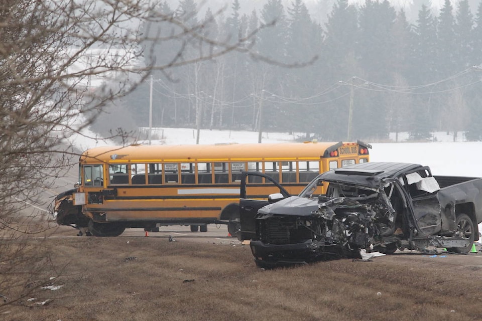 11444119_web1_web-school-bus-crash-1