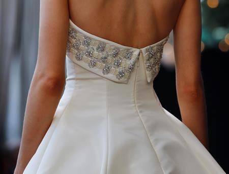 What to know before saying yes to an online wedding dress Red