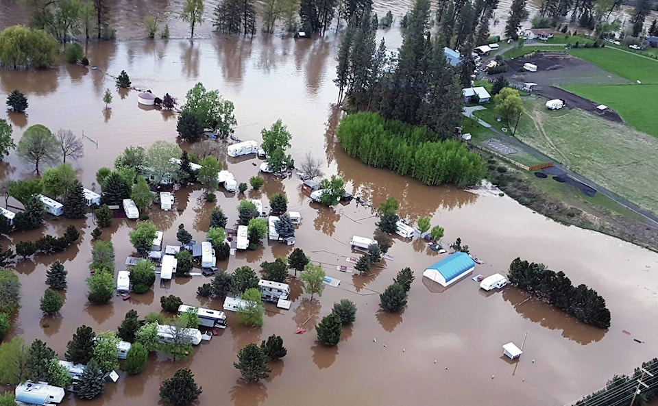 11857802_web1_180512-RDA-Canada-British-Columbia-Flooding-PIC