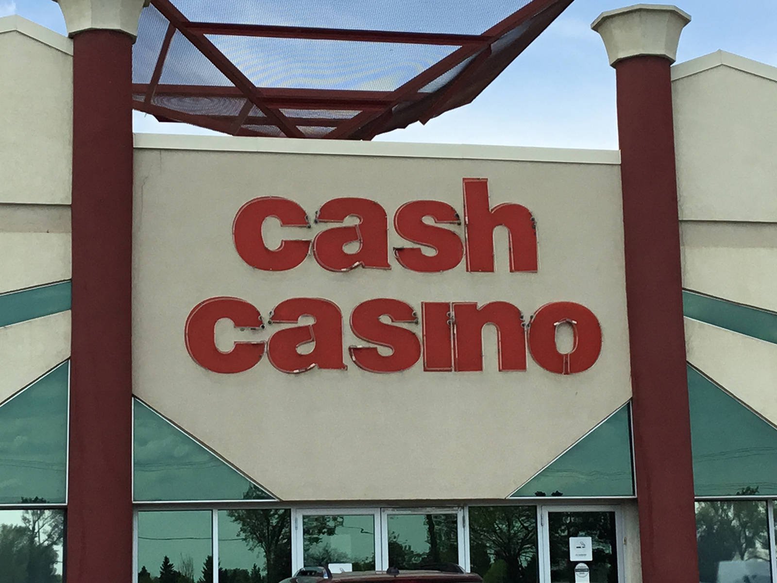 12065110_web1_Cash-Casino2