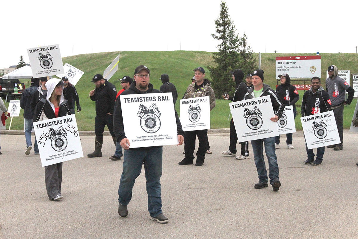 12105104_web1_Web-CP-Rail-strike-1-copy