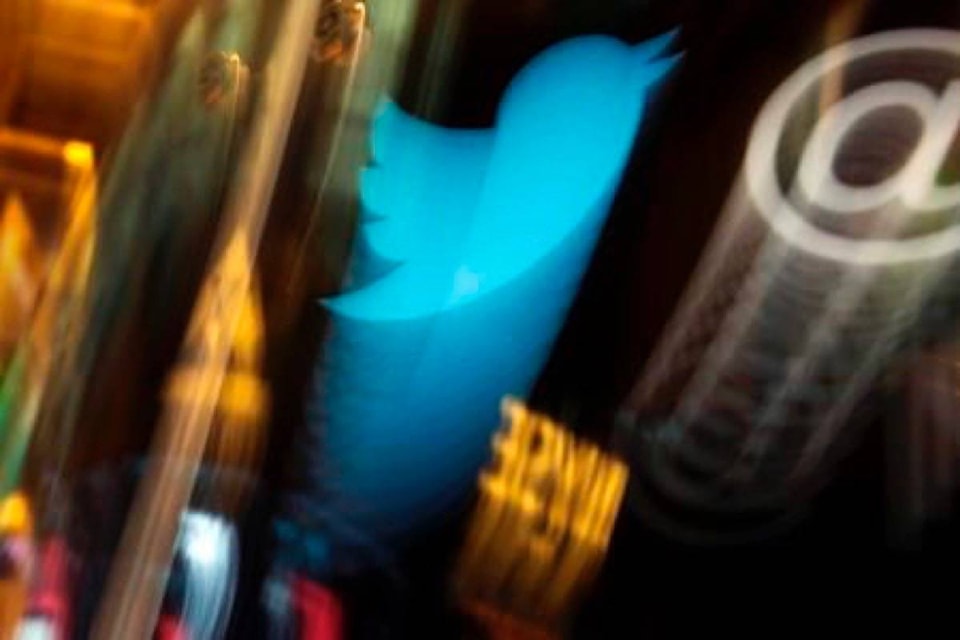 12138974_web1_180601-RDA-Twitter-unveils-new-livestreaming-deals-as-telecoms-aim-to-lure-in-new-audiences_1