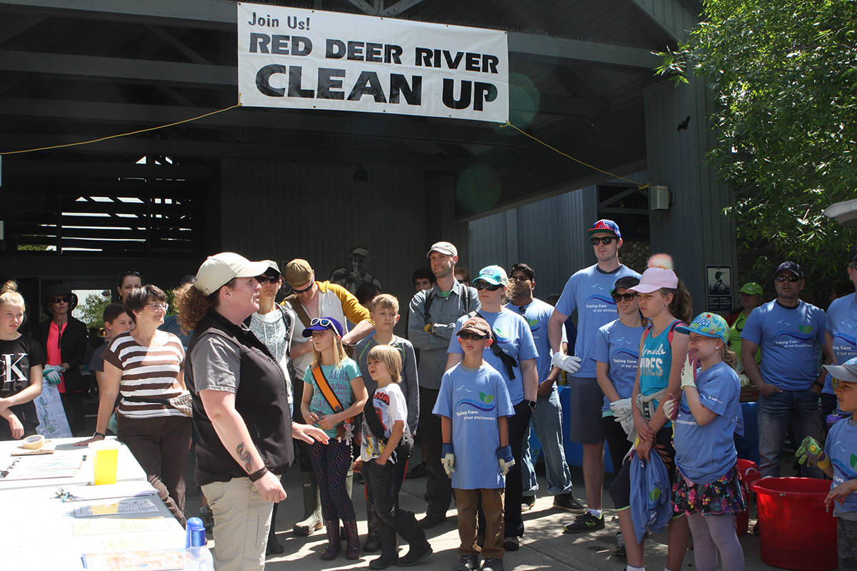 12158237_web1_180603-RDA-Red-Deer-River-Cleanup_4