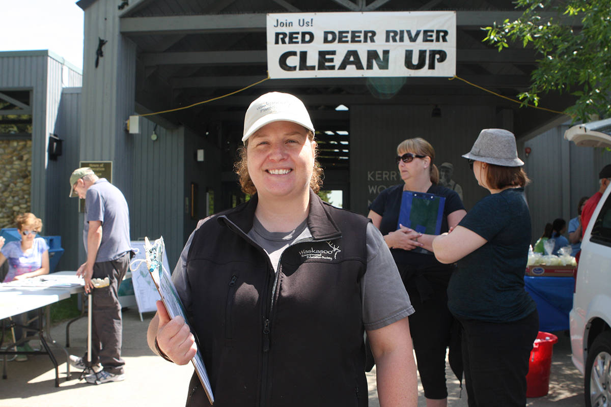 12158237_web1_180603-RDA-Red-Deer-River-Cleanup_5