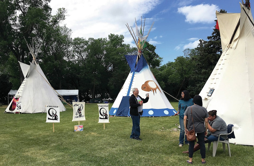 12591512_web1_180704-RDA-Canada-Protest-Teepees-PIC