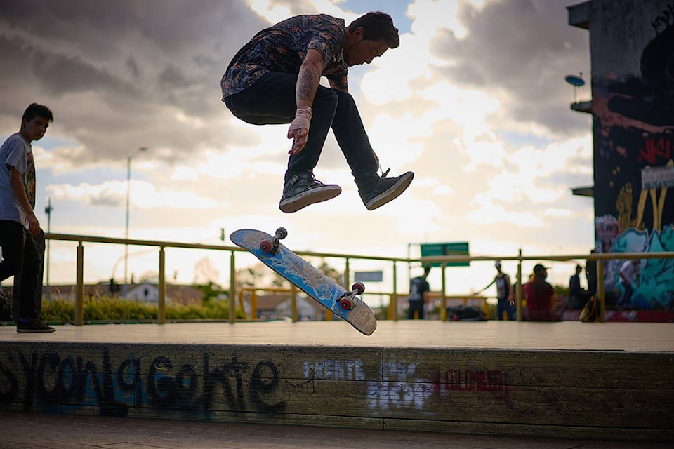 13324028_web1_pixabay-skateboarder