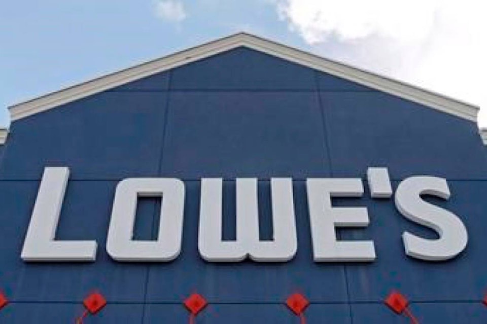 14257638_web1_181105-RDA-Lowes-closing-31-Canadian-stores-and-other-locations-20-stores-in-U.S._1