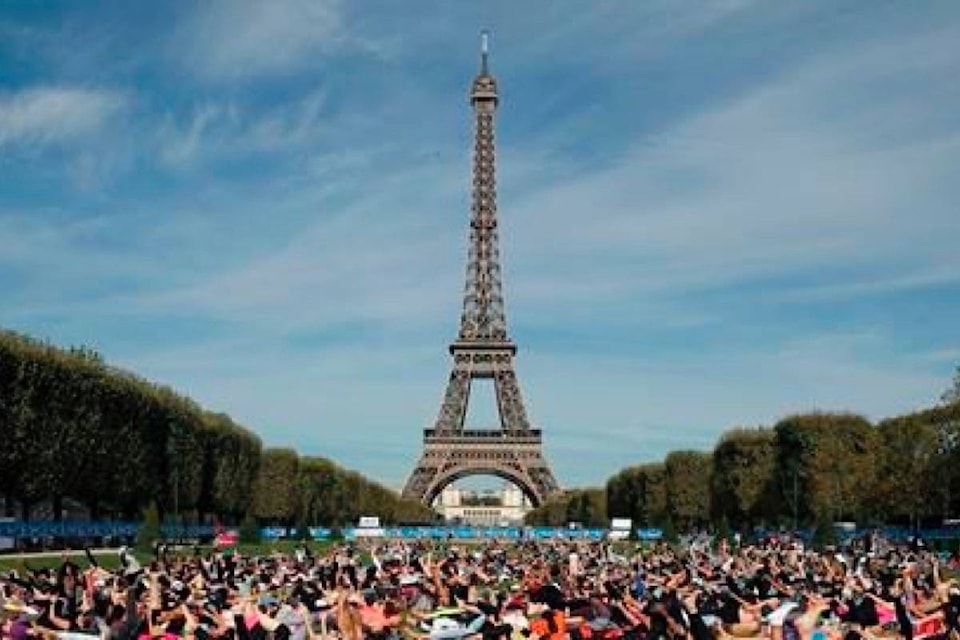 14701118_web1_181207-RDA-Eiffel-Tower-to-be-closed-as-Paris-braces-for-more-protests_1