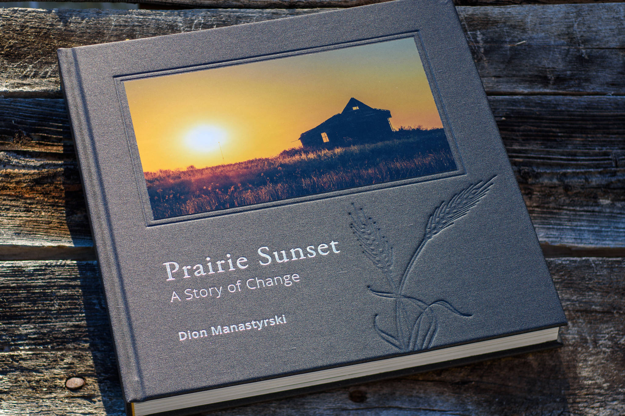 14841589_web1_181220-RDA-Prairie-photo-book3