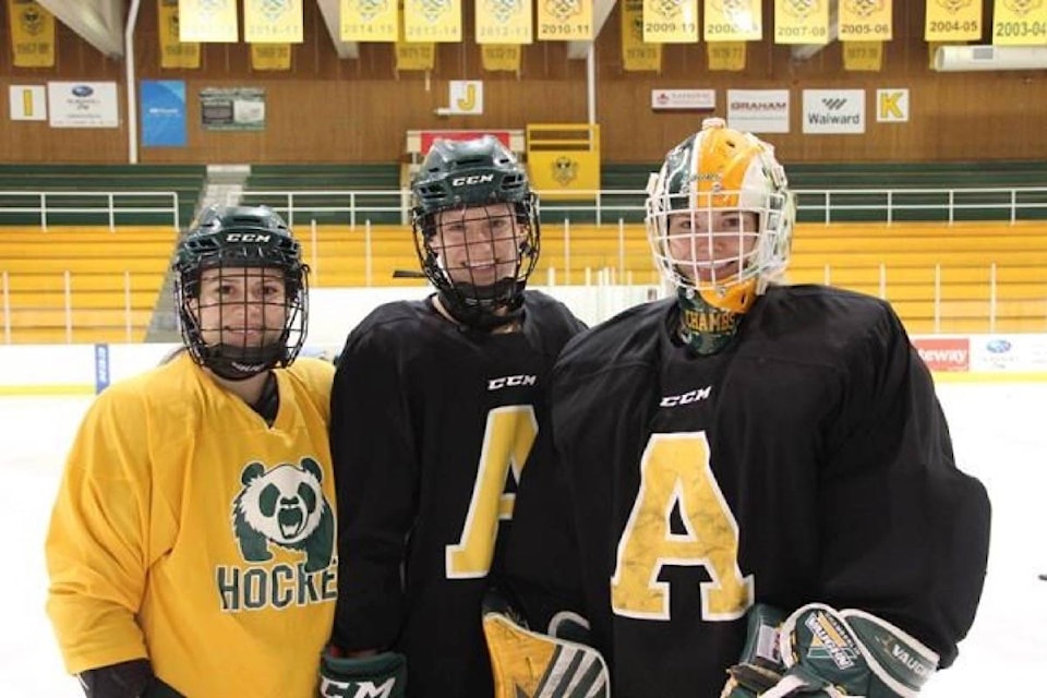 14877524_web1_181220-RDA-First-thing-you-think-about-is-Humboldt-Women-hockey-players-recall-crash_1