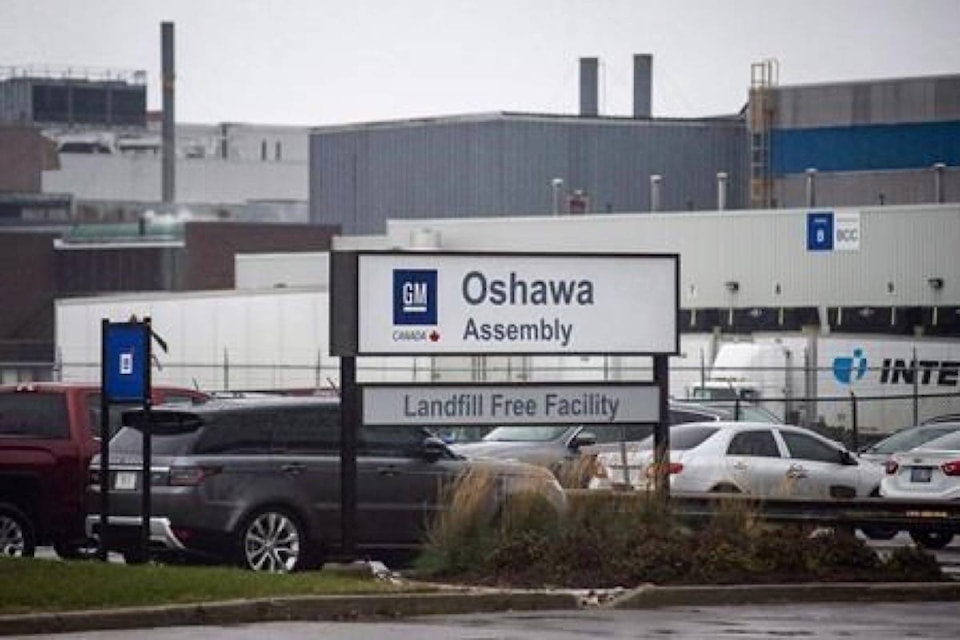 15072342_web1_190109-RDA-Workers-at-GMs-Oshawa-Assembly-Plant-hold-work-stoppage-over-closure_1