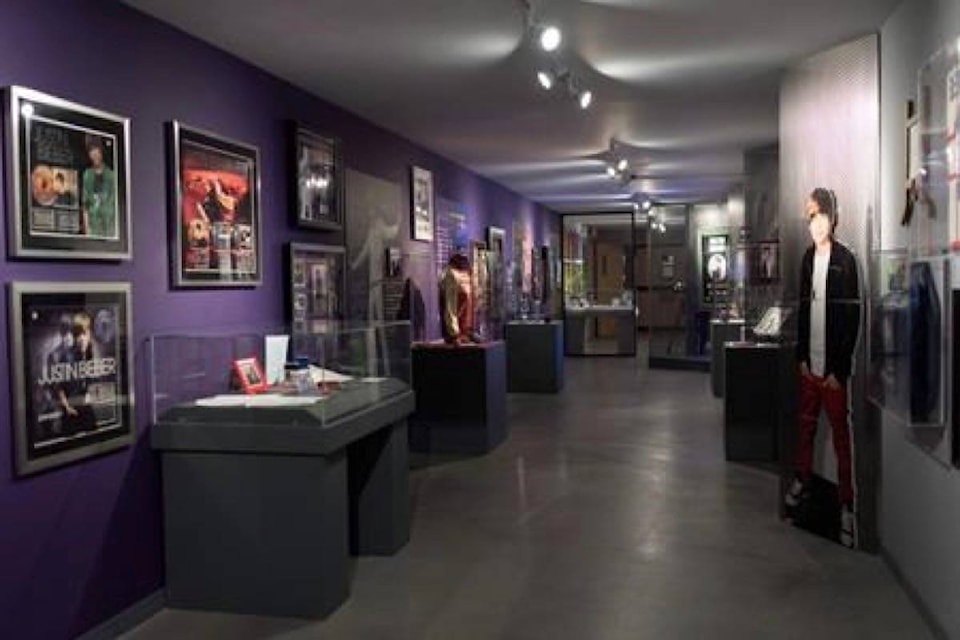 15174685_web1_190117-RDA-Justin-Biebers-Steps-to-Stardom-hometown-exhibit-makes-plans-for-a-book_1