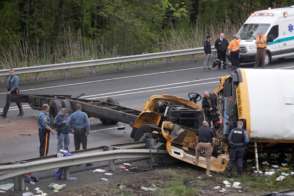 15304876_web1_School-Bus-Crash