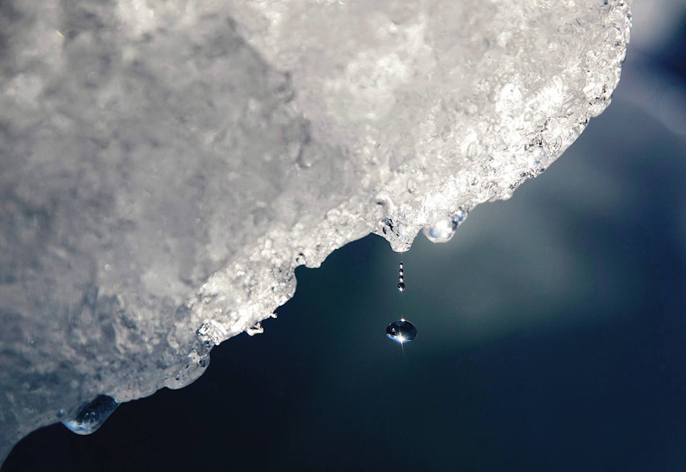 15572729_web1_190215-RDA-Canada-Iceberg-Water-Heist-PIC