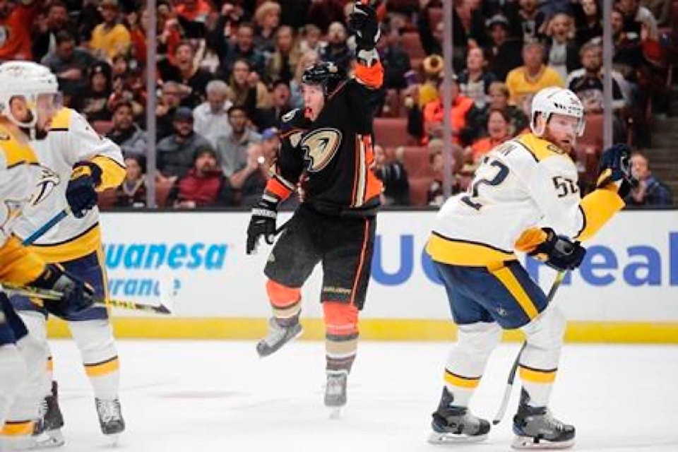 15937520_web1_190313-RDA-Ducks-hold-off-late-charge-by-Predators-for-3-2-win_1