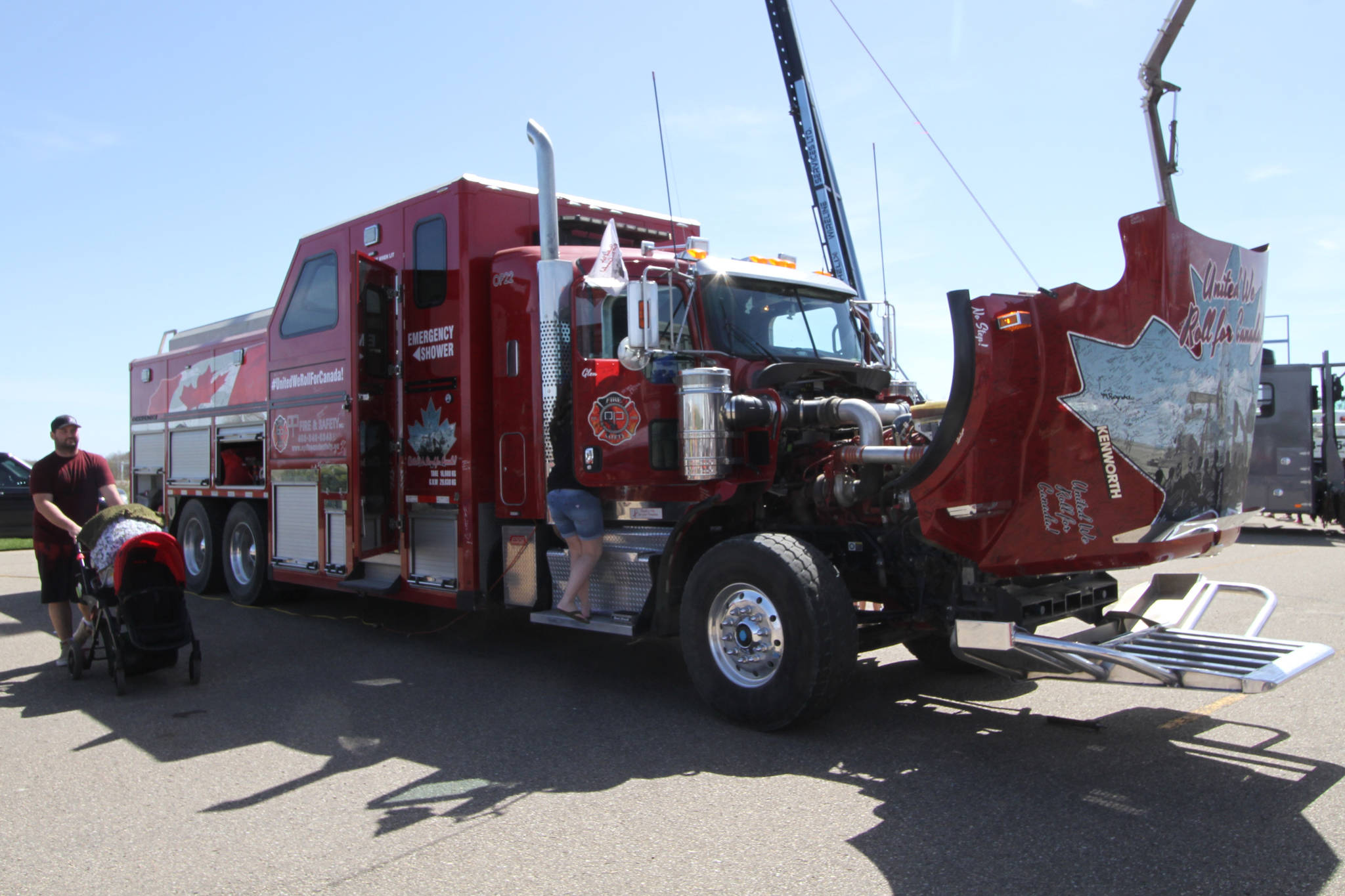 16798547_web1_190511-RDA-Touch-A-Truck3