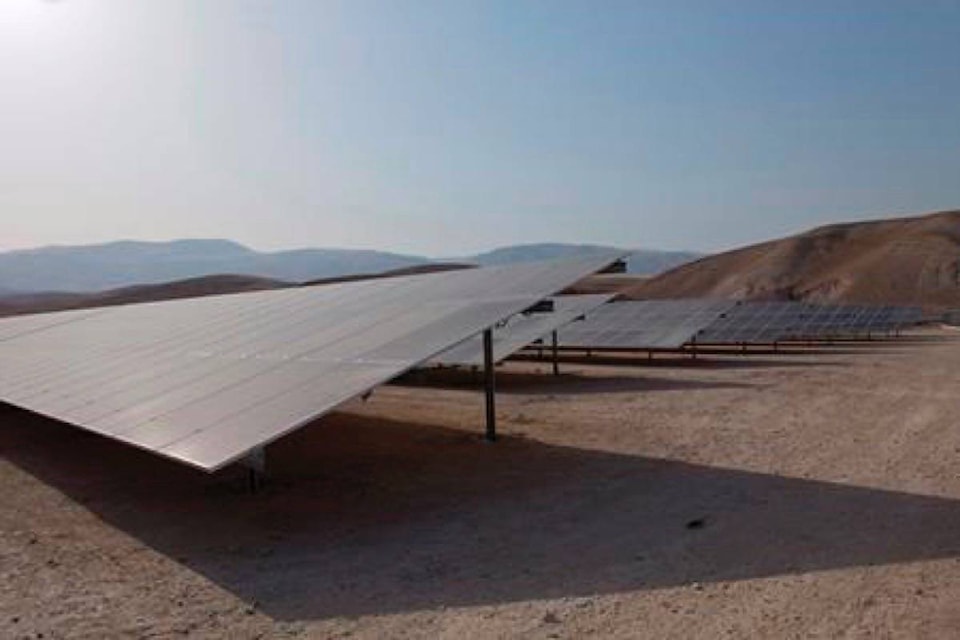 16952410_web1_190522-RDA-Seeking-energy-independence-Palestinians-open-solar-plant_1