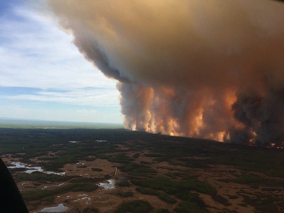 17010582_web1_190523-RDA-Canada-High-Level-Wildfire-PIC