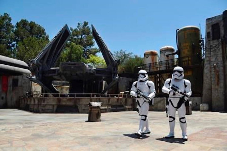 17072183_web1_190530-RDA-Star-Wars-Galaxys-Edge-offers-new-world-at-Disneyland_1