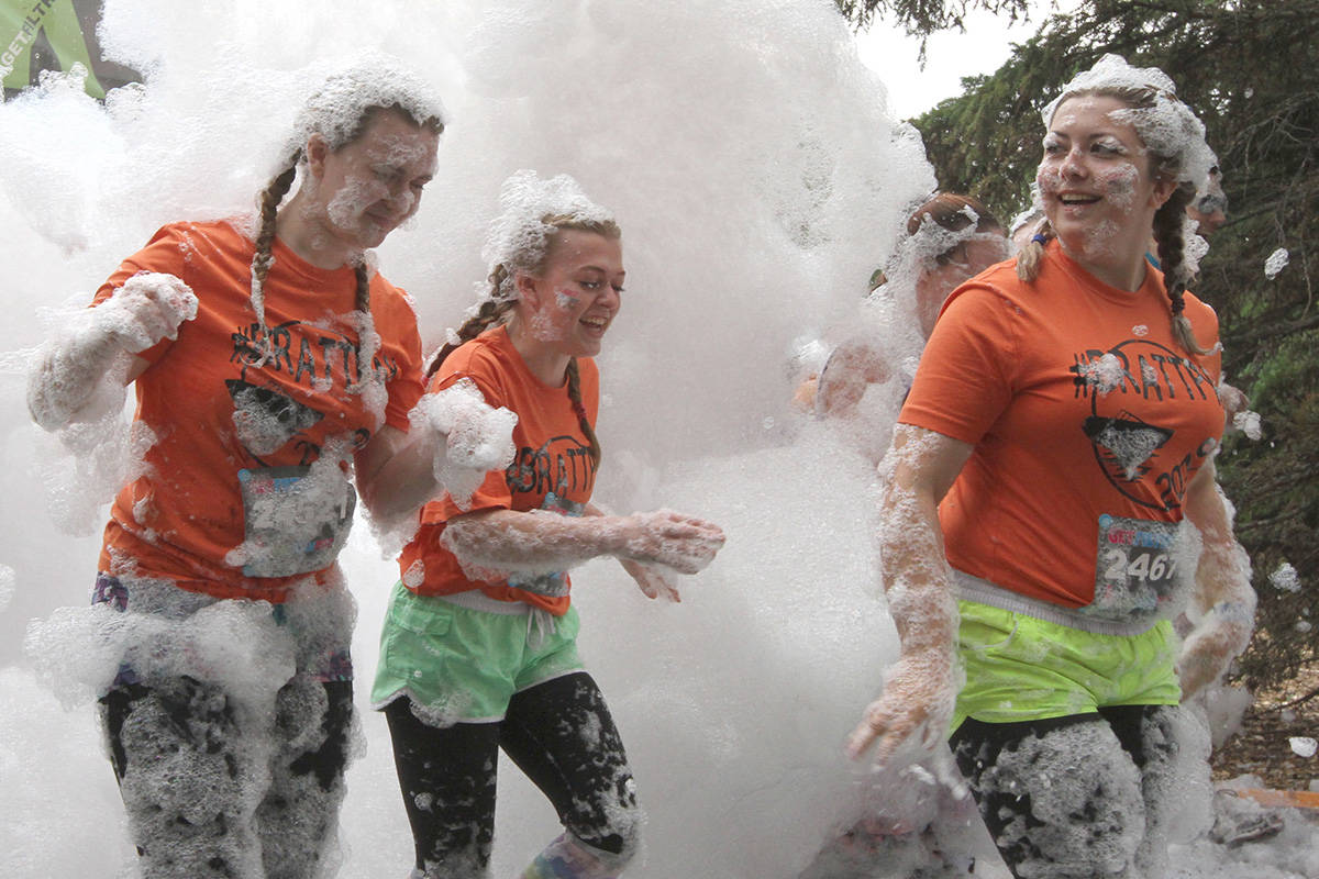 WATCH Hundreds run in the 5K Foam Fest in Red Deer Red Deer Advocate