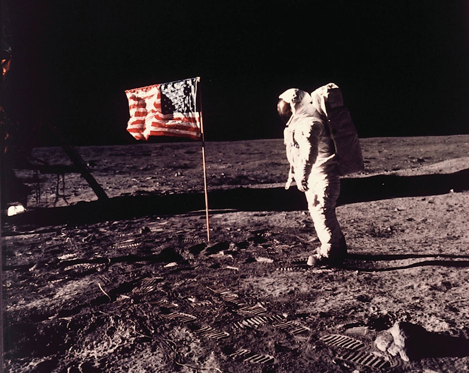 17592096_web1_190706-RDA-moon-landing
