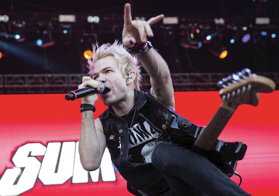 17634012_web1_190710-RDA-Deryck-Whibley