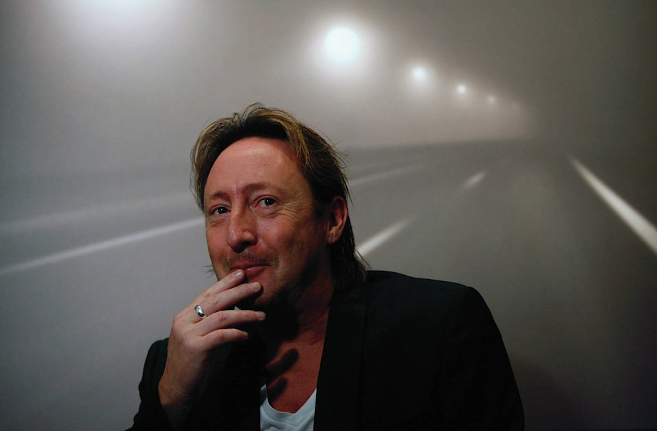 17951784_web1_190802-RDA-Julian-Lennon