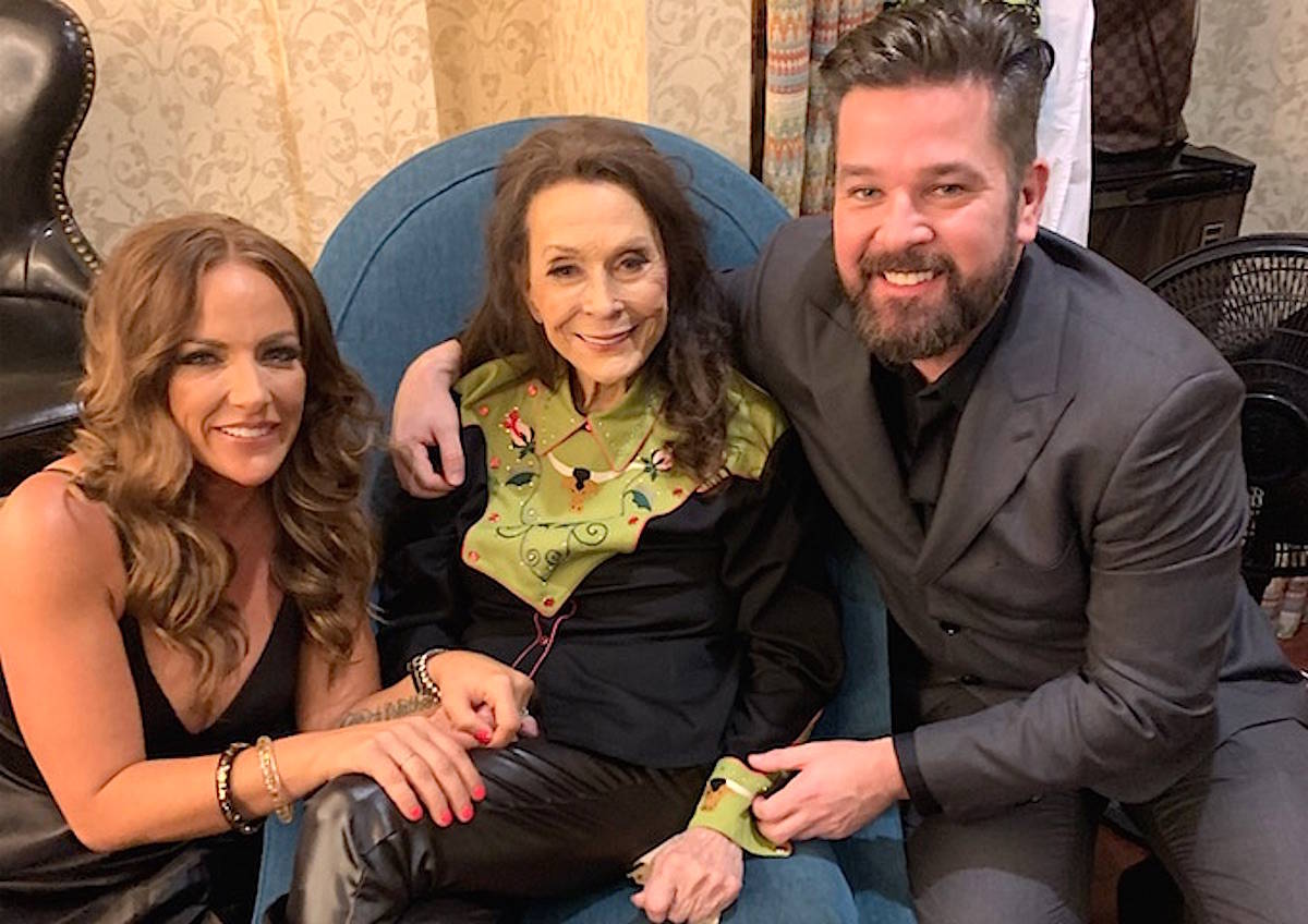 Loretta Lynn and Conway Twitty to be saluted by their grandchildren in ... image.