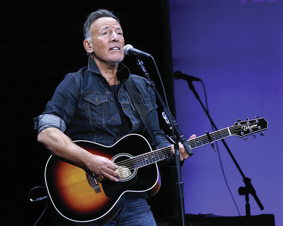 19469666_web1_191121-RDA-Bruce-Springsteen