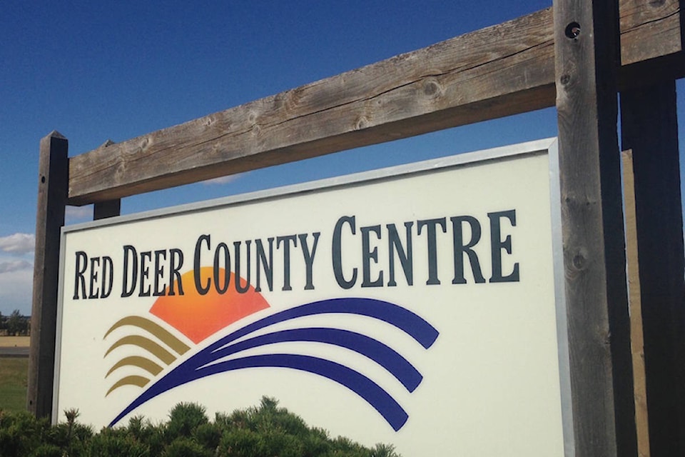 19631830_web1_Red-Deer-County-sign-2