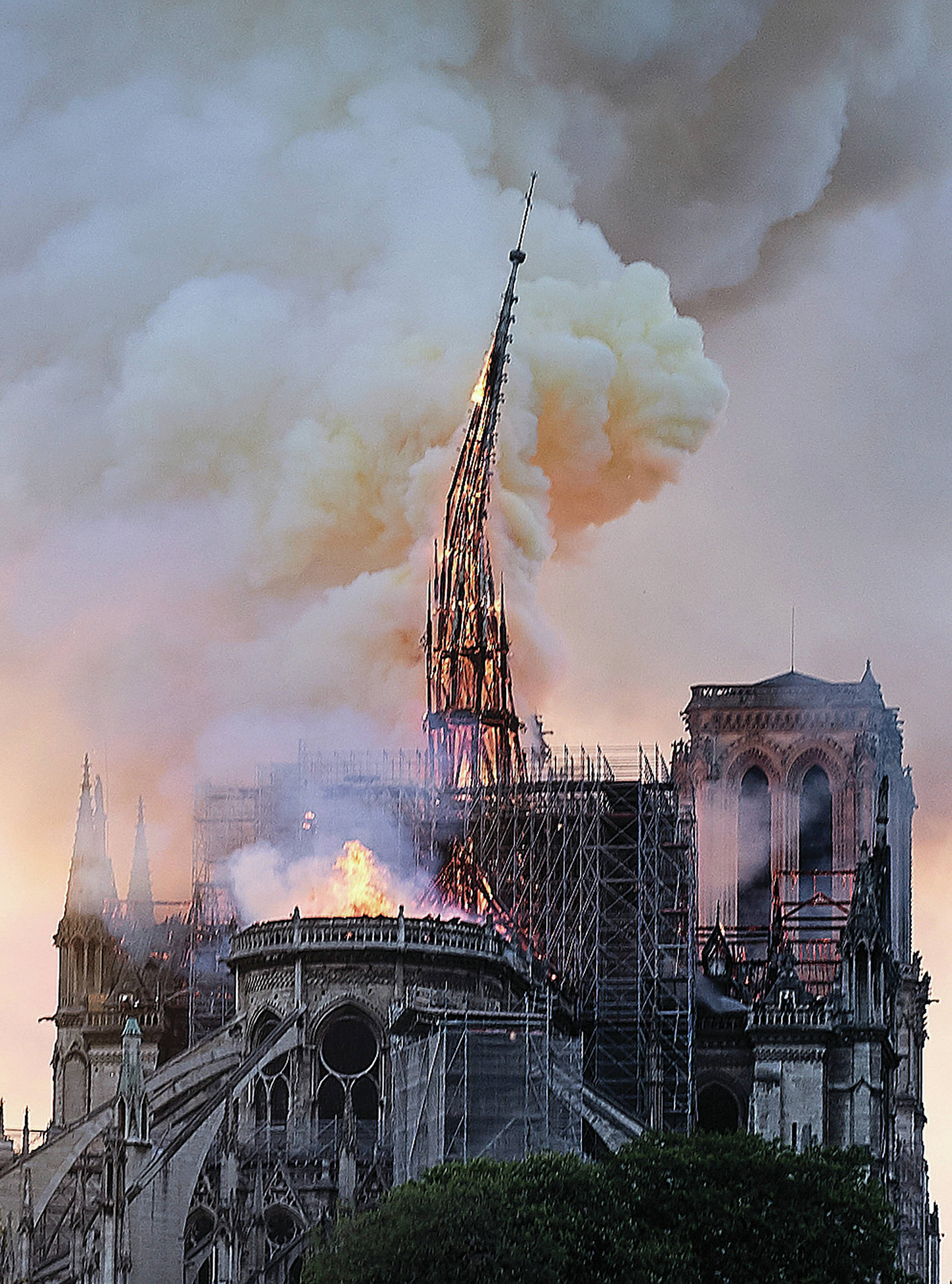 19889567_web1_190420-RDA-World-Notre-Dame-Cathedral-PIC