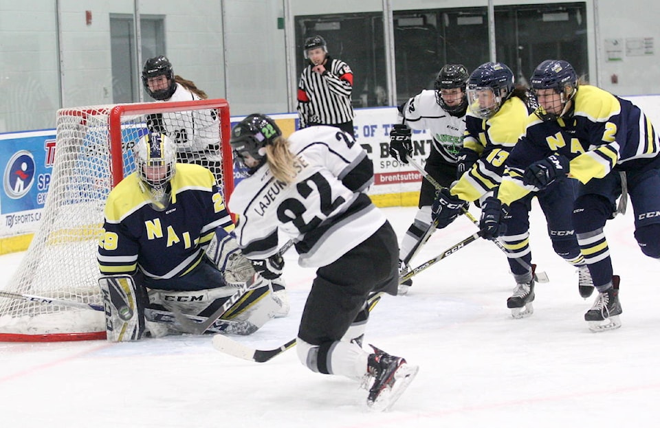 20194010_web1_200117-RDA-Queens-RDC-Hockey-Avery