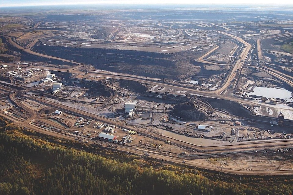 20644724_web1_200221-RDA-Higher-oilsands-volumes-drive-beat-as-InterPipeliner-eports-100M-Q4-income-oilsands_1